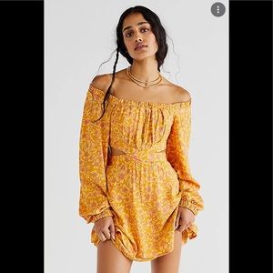FREE PEOPLE PRINTED MINI DRESS IN GOLDEN
